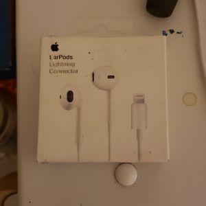 Brand New Apple Earpods